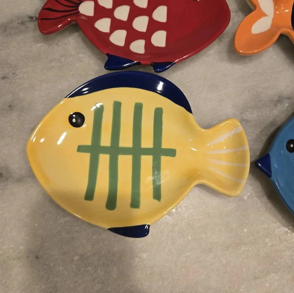 Colorful Fish‑Shaped Ceramic Dishes – Set of 4